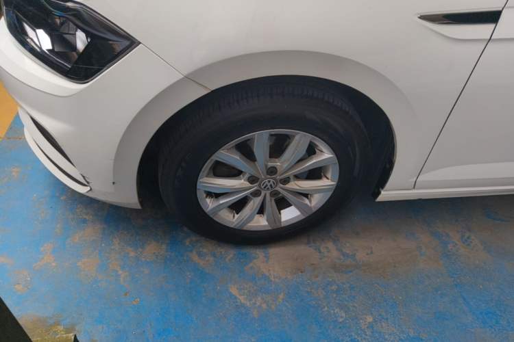 Used Volkswagen Polo 2019 Plus 1.5L Automatic Colorful Technology Edition Left Front Wheel Hub