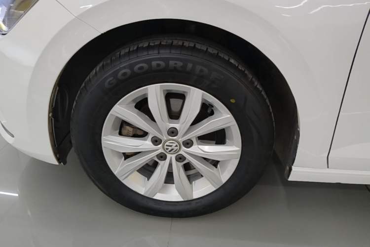 Used Volkswagen Polo 2019 Plus 1.5L Automatic Colorful Technology Edition Left Front Wheel Hub