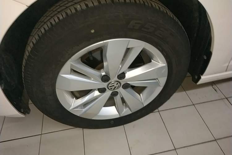 Used Volkswagen Polo 2019 Plus 1.5L Automatic Panoramic Enjoyment Edition Left Front Wheel Hub