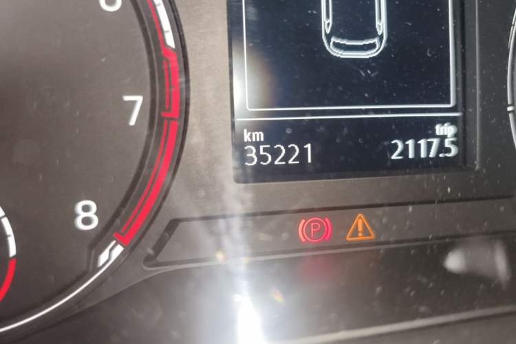 Used Volkswagen Polo 2019 Plus 1.5L Automatic Panoramic Enjoyment Edition Odometer Close Up