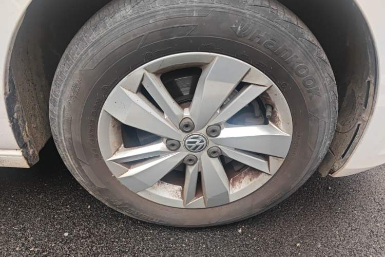 Used Volkswagen Polo 2019 Plus 1.5L Manual Panoramic Enjoyment Edition Right Front Wheel Hub