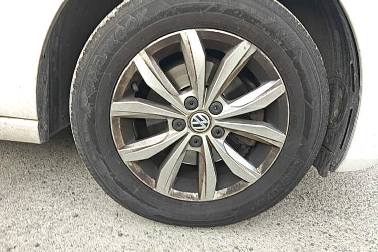 Used Volkswagen Polo 2019 Plus 1.5L Automatic Colorful Technology Edition Right Front Wheel Hub