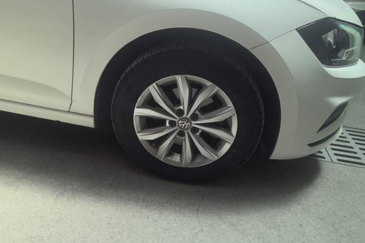 Used Volkswagen Polo 2019 Plus 1.5L Automatic Colorful Technology Edition Right Front Wheel Hub