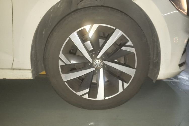 Used Volkswagen Polo 2019 Plus 1.5L Automatic Beats Trendy Cool Edition Right Front Wheel Hub