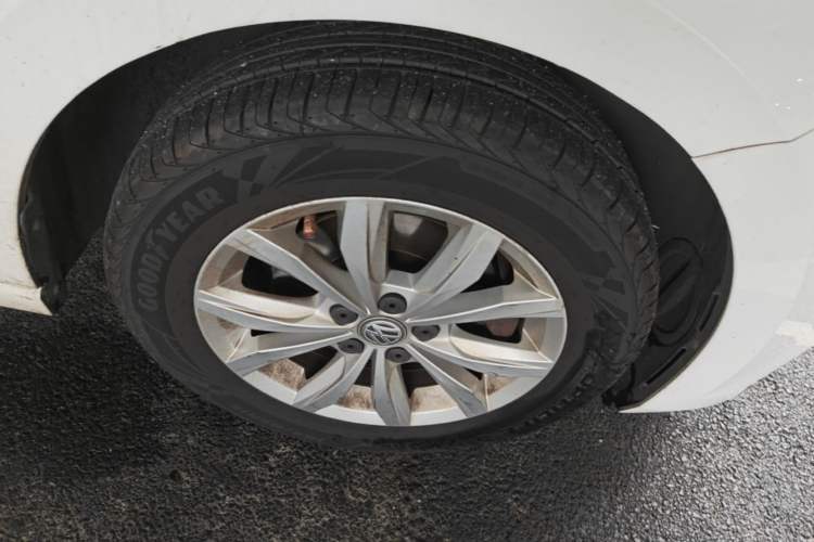 Used Volkswagen Polo 2019 Plus 1.5L Automatic Colorful Technology Edition Right Front Wheel Hub