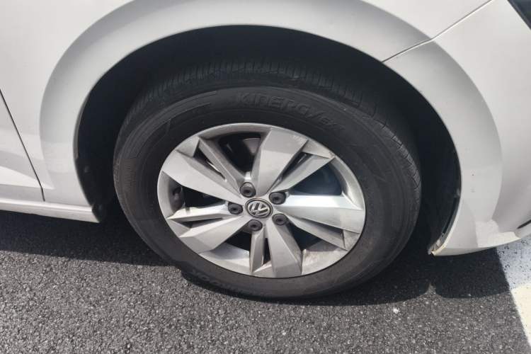 Used Volkswagen Polo 2019 Plus 1.5L Automatic Panoramic Enjoyment Edition Right Front Wheel Hub