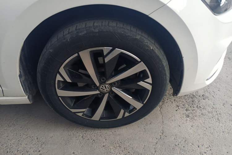 Used Volkswagen Polo 2019 Plus 1.5L Automatic Beats Trendy Cool Edition Right Front Wheel Hub