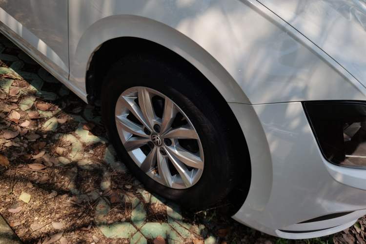 Used Volkswagen Polo 2019 Plus 1.5L Automatic Colorful Technology Edition Right Front Wheel Hub