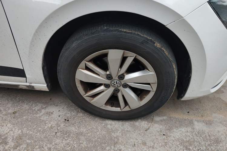 Used Volkswagen Polo 2019 Plus 1.5L Automatic Panoramic Enjoyment Edition Right Front Wheel Hub