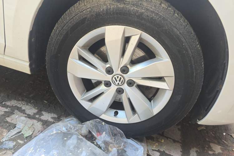 Used Volkswagen Polo 2019 Plus 1.5L Automatic Panoramic Enjoyment Edition Right Front Wheel Hub