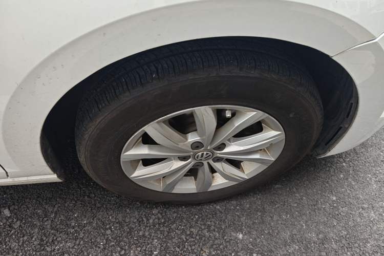 Used Volkswagen Polo 2019 Plus 1.5L Automatic Colorful Technology Edition Right Front Wheel Hub