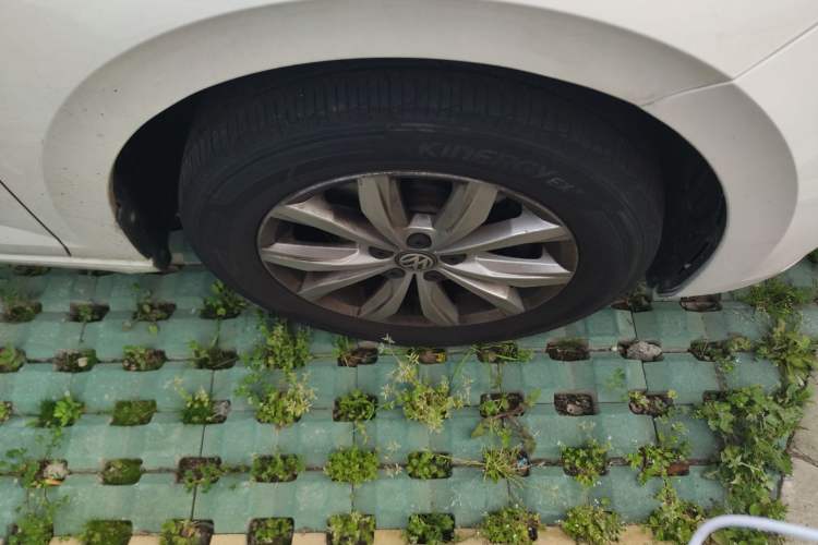 Used Volkswagen Polo 2019 Plus 1.5L Automatic Colorful Technology Edition Right Front Wheel Hub