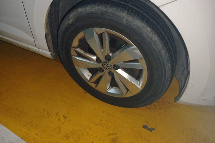 Used Volkswagen Polo 2019 Plus 1.5L Automatic Panoramic Enjoyment Edition Right Front Wheel Hub