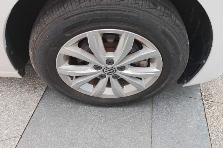 Used Volkswagen Polo 2019 Plus 1.5L Automatic Colorful Technology Edition Right Front Wheel Hub