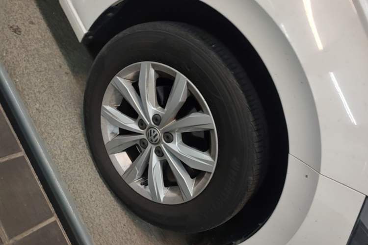 Used Volkswagen Polo 2019 Plus 1.5L Automatic Colorful Technology Edition Right Front Wheel Hub