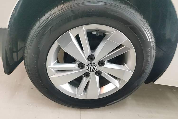 Used Volkswagen Polo 2019 Plus 1.5L Automatic Panoramic Enjoyment Edition Right Rear Wheel Hub
