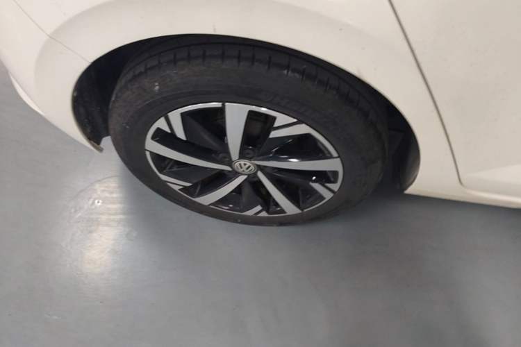 Used Volkswagen Polo 2019 Plus 1.5L Automatic Beats Trendy Cool Edition Right Rear Wheel Hub