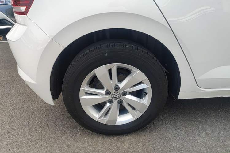 Used Volkswagen Polo 2019 Plus 1.5L Automatic Panoramic Enjoyment Edition Right Rear Wheel Hub