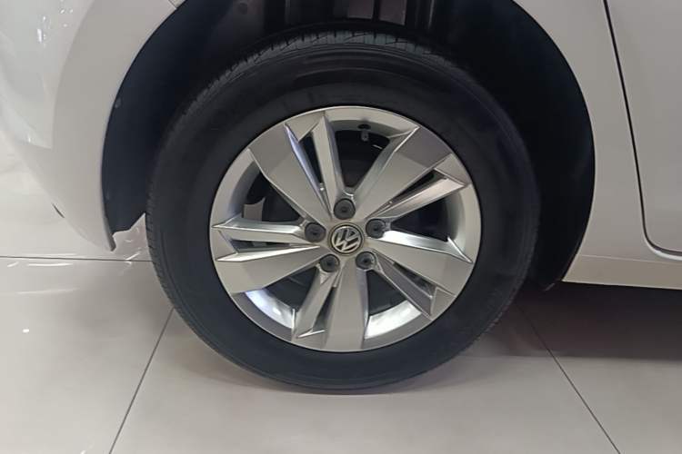 Used Volkswagen Polo 2019 Plus 1.5L Automatic Panoramic Enjoyment Edition Right Rear Wheel Hub