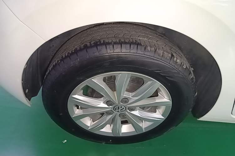 Used Volkswagen Polo 2019 Plus 1.5L Automatic Colorful Technology Edition Right Rear Wheel Hub