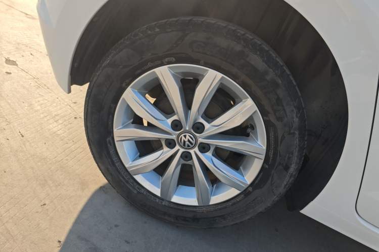 Used Volkswagen Polo 2019 Plus 1.5L Automatic Colorful Technology Edition Right Rear Wheel Hub