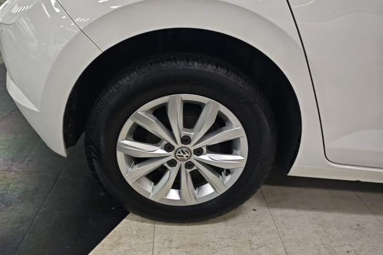 Used Volkswagen Polo 2019 Plus 1.5L Automatic Colorful Technology Edition Right Rear Wheel Hub