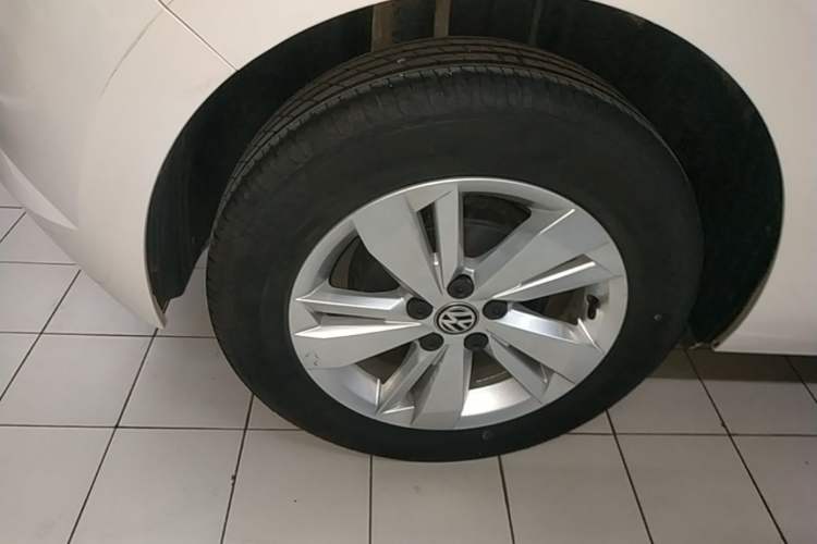 Used Volkswagen Polo 2019 Plus 1.5L Automatic Panoramic Enjoyment Edition Right Rear Wheel Hub