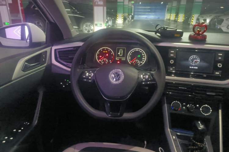 Used Volkswagen Polo 2019 Plus 1.5L Automatic Colorful Technology Edition Steering Wheel