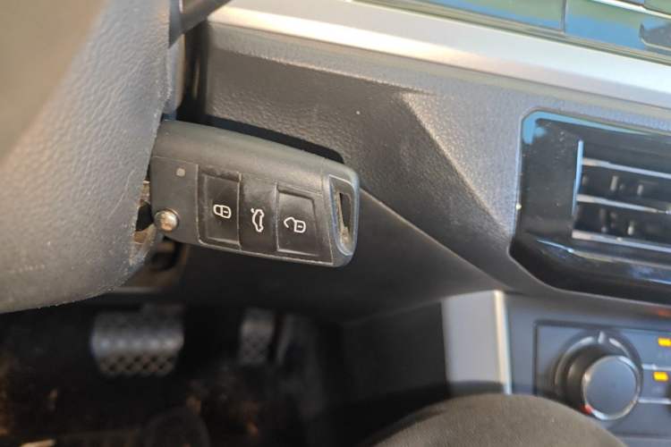 Used Volkswagen Polo 2019 Plus 1.5L Automatic Colorful Technology Edition Vehicle Key