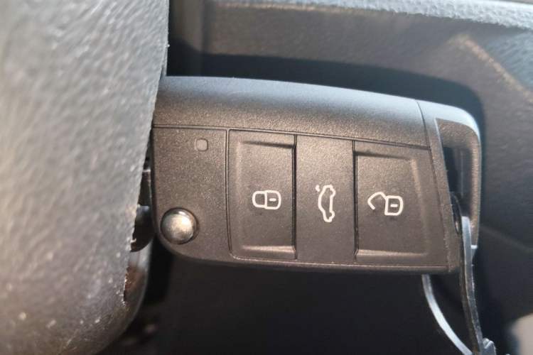 Used Volkswagen Polo 2019 Plus 1.5L Automatic Beats Trendy Cool Edition Vehicle Key