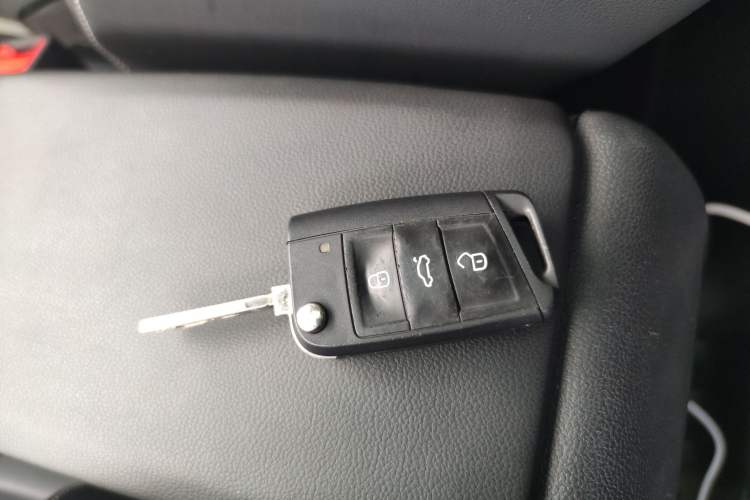 Used Volkswagen Polo 2019 Plus 1.5L Automatic Colorful Technology Edition Vehicle Key