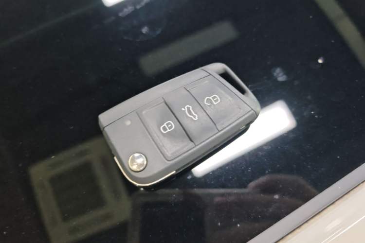 Used Volkswagen Polo 2019 Plus 1.5L Automatic Colorful Technology Edition Vehicle Key