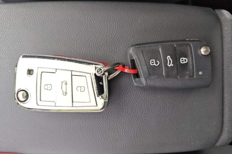 Used Volkswagen Polo 2019 Plus 1.5L Automatic Colorful Technology Edition Vehicle Key