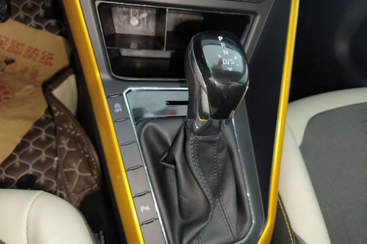 Used Volkswagen Polo 2019 Plus 1.5L Automatic Beats Trendy Cool Edition Gear Lever