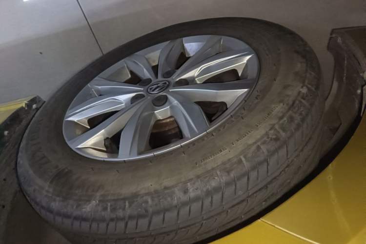 Used Volkswagen Polo 2019 Plus 1.5L Automatic Colorful Technology Edition Left Front Wheel Hub