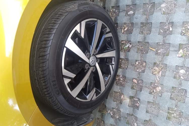 Used Volkswagen Polo 2019 Plus 1.5L Automatic Beats Trendy Cool Edition Left Front Wheel Hub