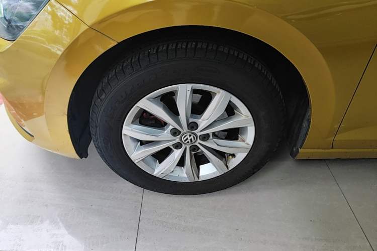 Used Volkswagen Polo 2019 Plus 1.5L Automatic Colorful Technology Edition Left Front Wheel Hub