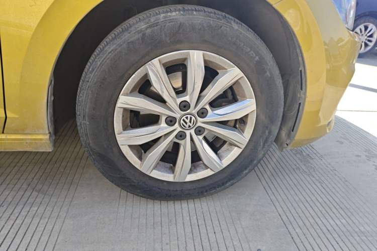 Used Volkswagen Polo 2019 Plus 1.5L Automatic Colorful Technology Edition Right Front Wheel Hub