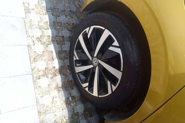 Used Volkswagen Polo 2019 Plus 1.5L Automatic Beats Trendy Cool Edition Right Rear Wheel Hub