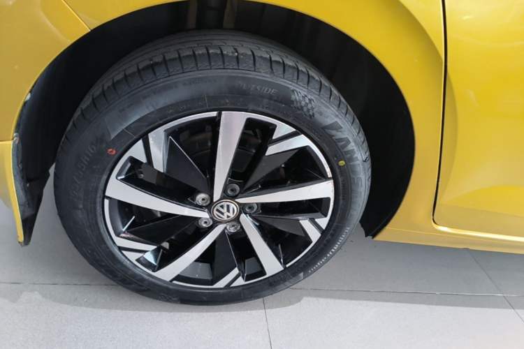 Used Volkswagen Polo 2019 Plus 1.5L Automatic Beats Trendy Cool Edition Right Rear Wheel Hub