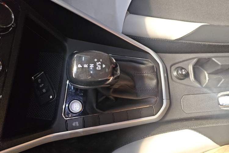 Used Volkswagen Polo 2021 Plus 1.5L Automatic Colorful Tech Edition Gear Lever