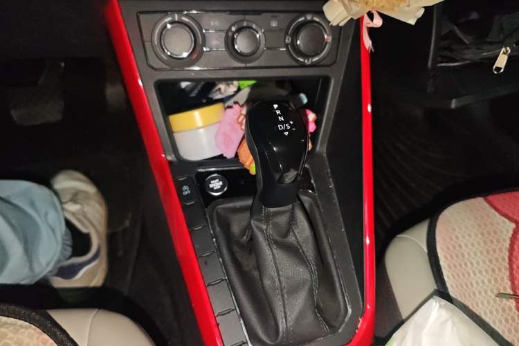 Used Volkswagen Polo 2021 Plus 1.5L Automatic Colorful Tech Edition Gear Lever