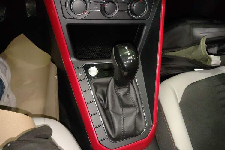 Used Volkswagen Polo 2021 Plus 1.5L Automatic Colorful Tech Edition Gear Lever