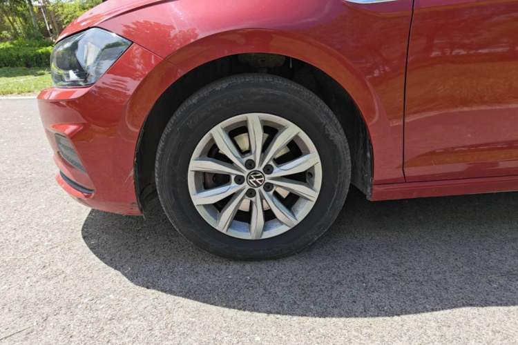 Used Volkswagen Polo 2021 Plus 1.5L Automatic Colorful Tech Edition Left Front Wheel Hub