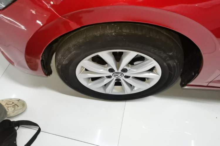 Used Volkswagen Polo 2021 Plus 1.5L Automatic Colorful Tech Edition Left Front Wheel Hub