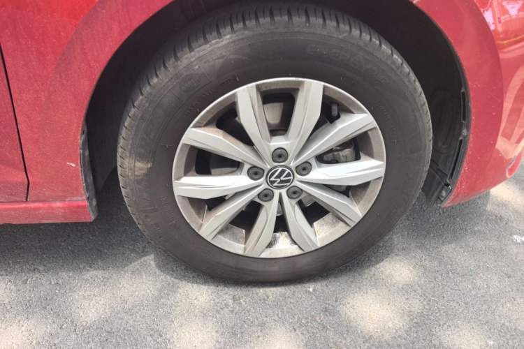 Used Volkswagen Polo 2021 Plus 1.5L Automatic Colorful Tech Edition Right Front Wheel Hub