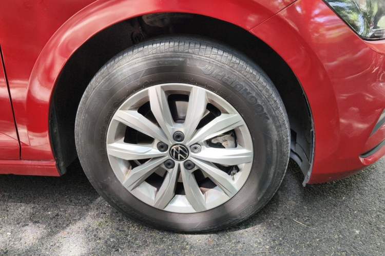 Used Volkswagen Polo 2021 Plus 1.5L Automatic Colorful Tech Edition Right Front Wheel Hub