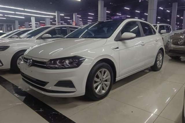 Ojetý Volkswagen Polo 2021 Plus 1.5L Automatic Colorful Tech Edition