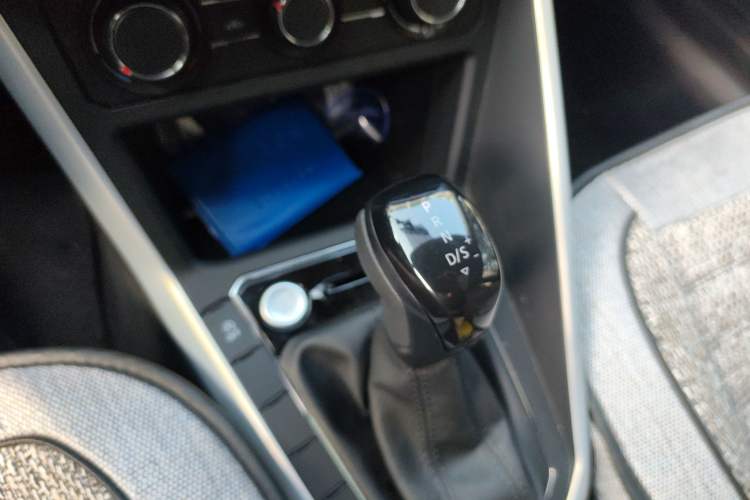 Used Volkswagen Polo 2021 Plus 1.5L Automatic Colorful Tech Edition Gear Lever