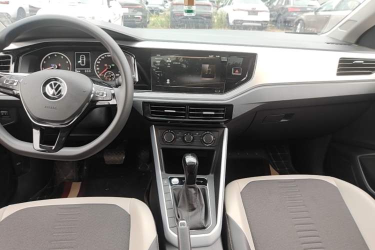 Used Volkswagen Polo 2021 Plus 1.5L Automatic Colorful Tech Edition Gear Lever
